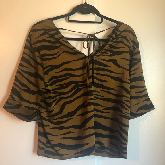 Dynamite Animal Print Top - Picture 2 of 3